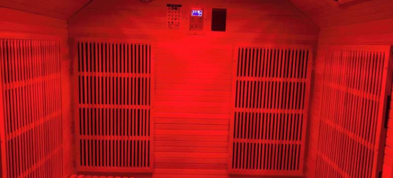 完美情侣度假屋放松与热水浴缸和桑拿(Perfect Couple Retreat To Relax With Hot Tub&sauna)图片