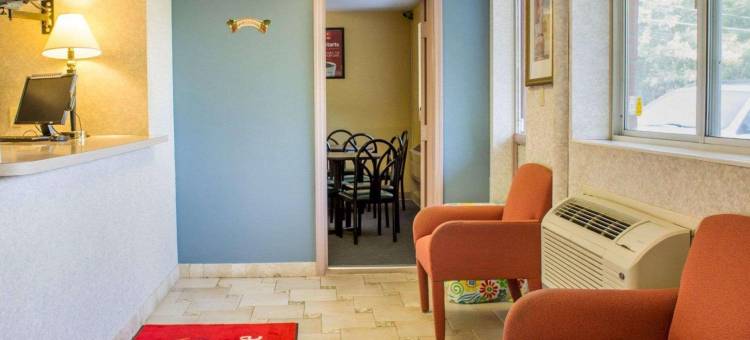 杜勒姆伊克诺旅馆(Econo Lodge Drums)图片