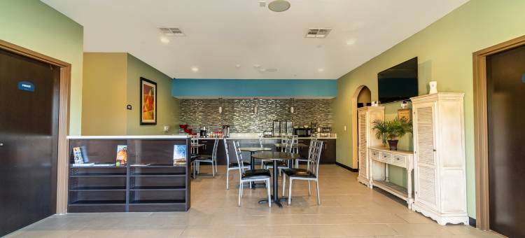 OYO 近沙纳 TX 的莫尔顿旅馆及套房(Moulton Inn &  Suites by OYO Near Shiner TX)图片
