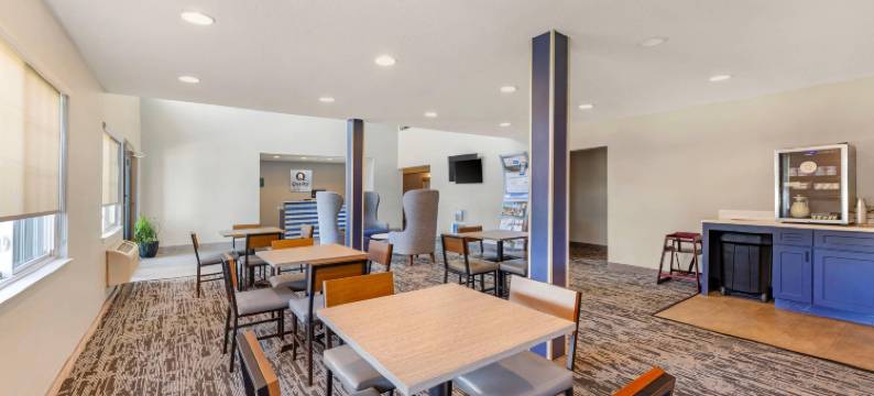 切斯特敦凯艺酒店 - 近印第安纳沙丘国家公园 I-94(Quality Inn Chesterton Near Indiana Dunes National Park I-94)图片