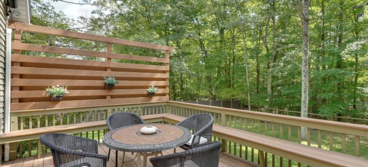 溪流浸泡和烤棉花糖：卡茨基尔宝石(Creek Dips & Smores: Catskills Gem)图片