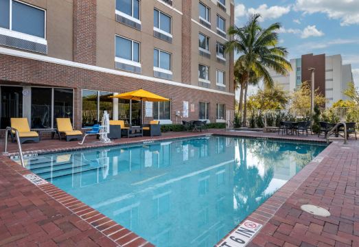 Cambria Hotel Ft Lauderdale, Airport South & Cruise Port Hotel Overview