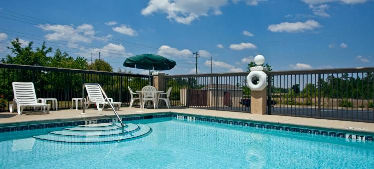 智选假日套房酒店米尔顿(Holiday Inn Express & Suites Milton East I-10)图片