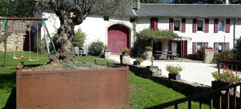 Beautiful 17th century character residence图片