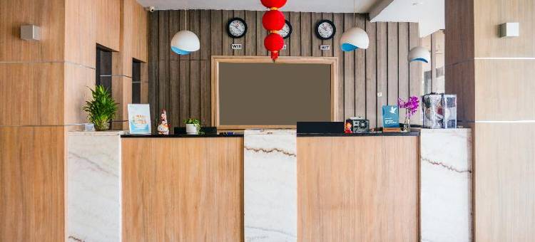 Townhouse Oak巨港酒店，靠近巨港高尔夫俱乐部，前KR酒店(Townhouse Oak Palembang near Palembang Golf Club formerly KR Hotel)图片