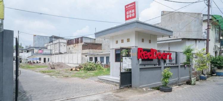 红多兹Plus酒店-近泗水西托商场(RedDoorz Plus Near Cito Mall Surabaya)图片