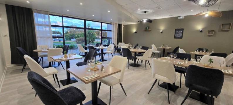 Logis Hôtel 餐厅 Les Fontaines(Logis Hôtel Restaurant les Fontaines)图片