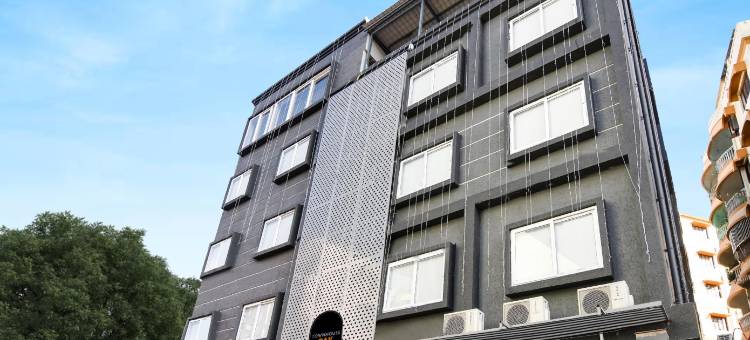 汤豪斯橡树赛哈罗艾克斯塔西酒店(Townhouse Oak Sayhallo Ecstasy)图片