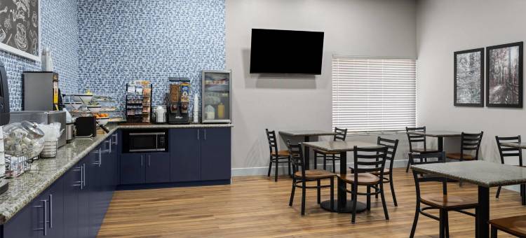 马什菲尔德AmericInn酒店(AmericInn by Wyndham Marshfield)图片