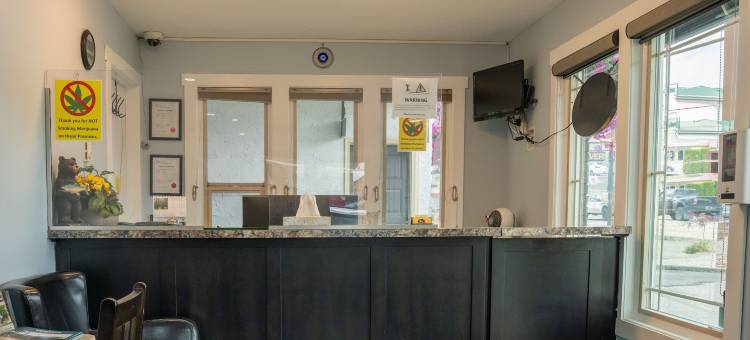 弗农庭院酒店(Courtyard Inn Vernon)图片