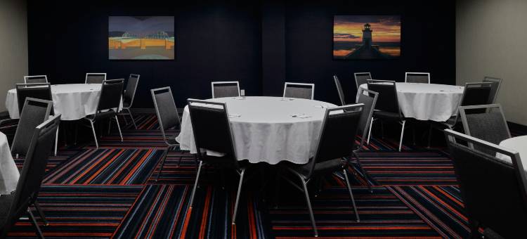 拉德克利夫诺克斯堡欢朋套房酒店(Hampton Inn & Suites Radcliff/Fort Knox)图片