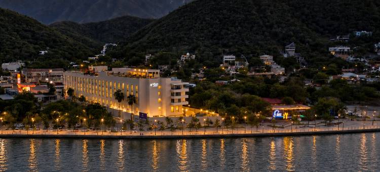 洲际假日度假村蒙特雷圣地亚哥(Holiday Inn Resort MONTERREY - SANTIAGO by IHG)图片