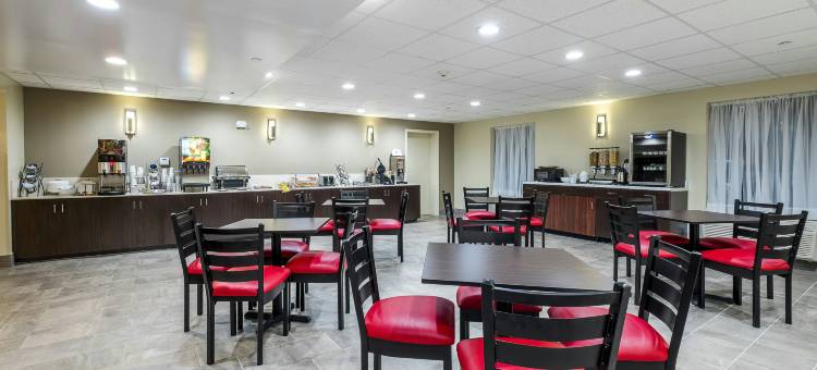 塔斯卡卢萨大学红顶PLUS酒店(Red Roof Plus+ Tuscaloosa - University)图片