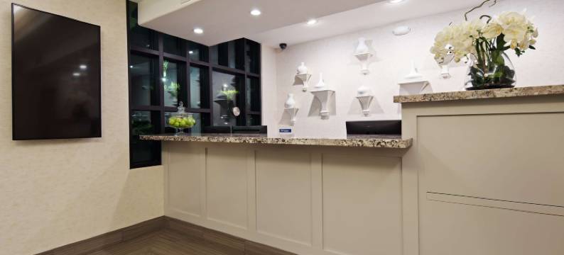 伍德兰希尔斯贝斯特韦斯特酒店(Best Western Woodland Hills Inn)图片