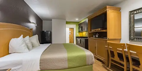 德克薩斯普萊諾6 號套房酒店