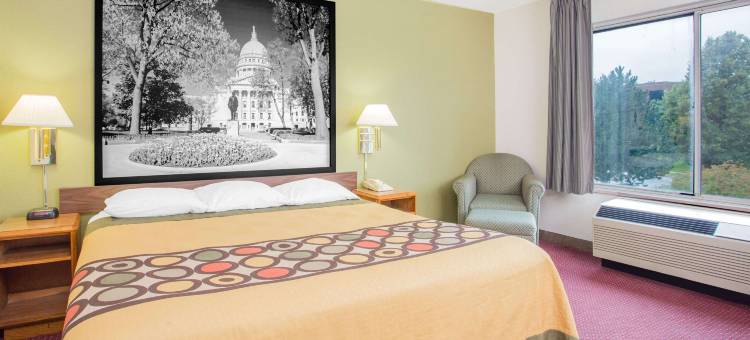 Super 8 by Wyndham Madison East图片