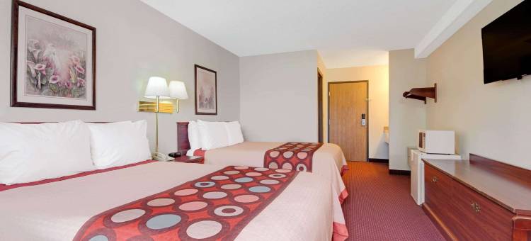 河滨-堪萨斯城温德姆速8酒店(Super 8 by Wyndham Riverside/Kansas City)图片