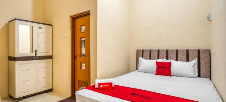 红多兹伊斯兰酒店-近布里达凯邦玫瑰公园(RedDoorz Syariah Near Kebon Rojo Park Blitar)图片