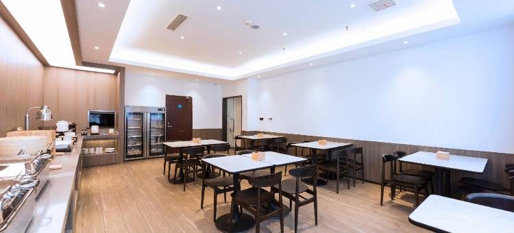 万庭酒店(郑州正弘汇银屏路地铁站店)图片