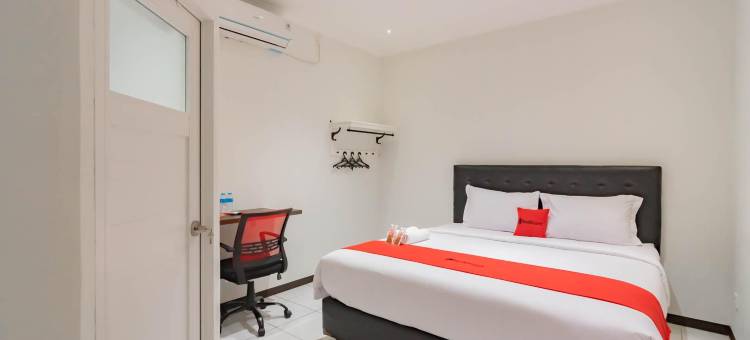 RedDoorz Plus @ Pakuan Residence Tajur图片