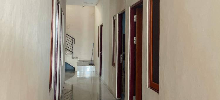 Almira Homestay Ambon Mitra RedDoorz图片