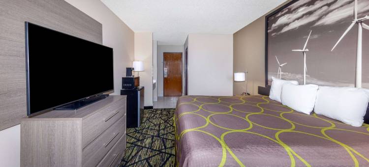 普瑞特温德姆速 8 酒店(Super 8 by Wyndham Pratt)图片