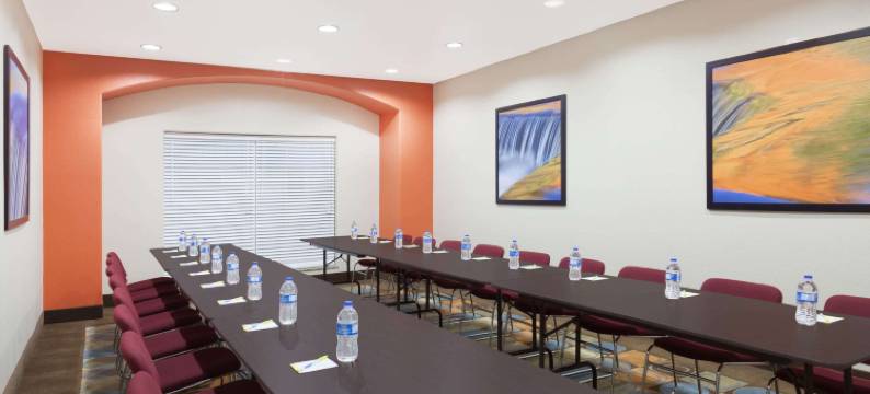 马奎斯戴斯套房酒店(Days Inn & Suites by Wyndham Marquez)图片