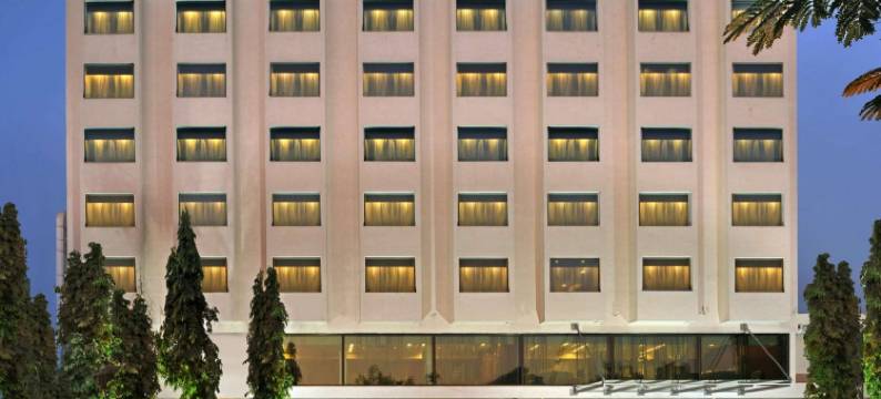 拉杰克特马拉萨萨罗瓦尔门廊酒店(Marasa Sarovar Portico  Rajkot)图片