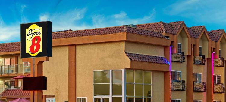 赛普里斯速 8 酒店(Super 8 by Wyndham Cypress Buena Park Area)图片