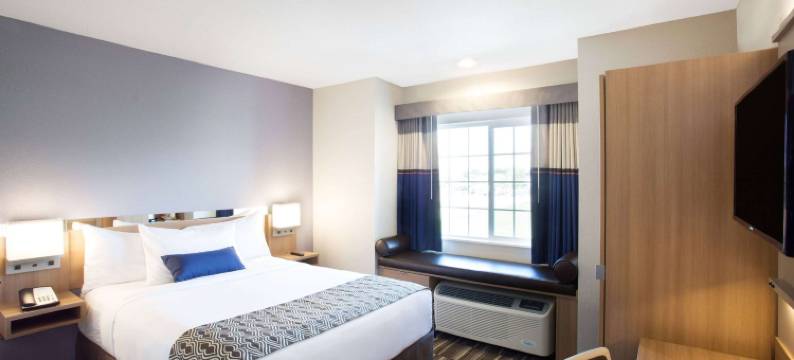 那不勒斯弗纳尔麦客达套房酒店(Microtel by Wyndham Vernal / Naples)图片