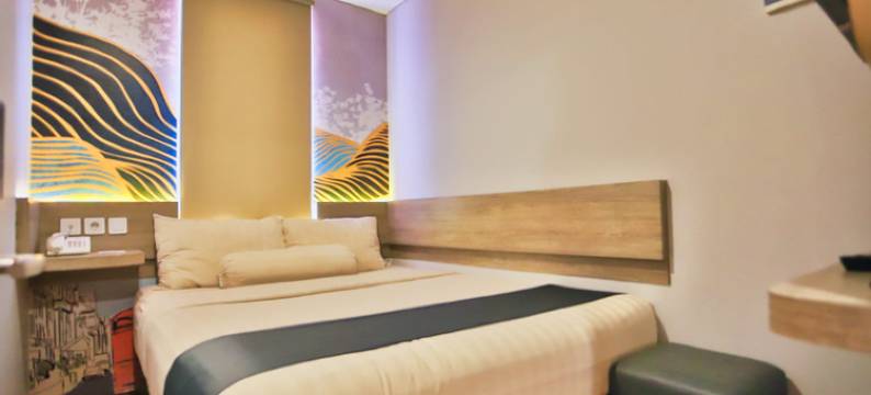 Front One Budget Slamet Riyadi图片