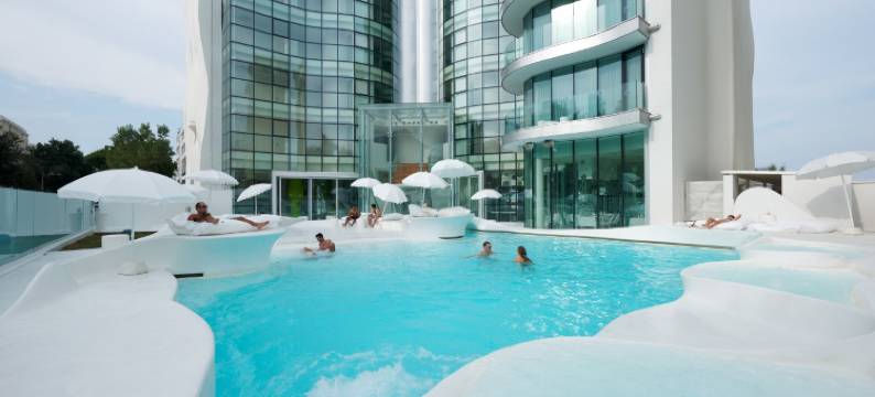 爱套房酒店(I-Suite Hotel)图片