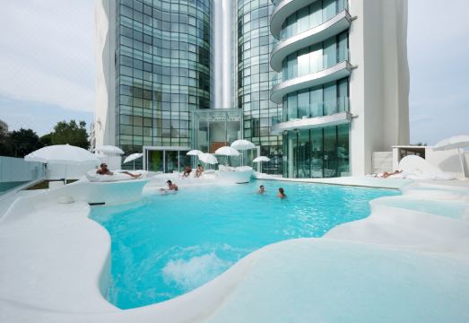 I-Suite HotelHotel Overview