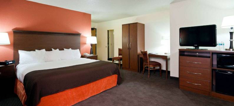 马尼托瓦克美吟温德姆酒店(AmericInn by Wyndham Manitowoc)图片