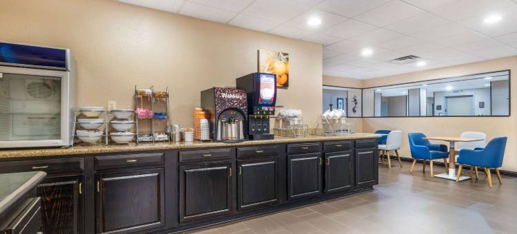 路易斯威尔机场舒适套房酒店(Comfort Suites Louisville Airport)图片