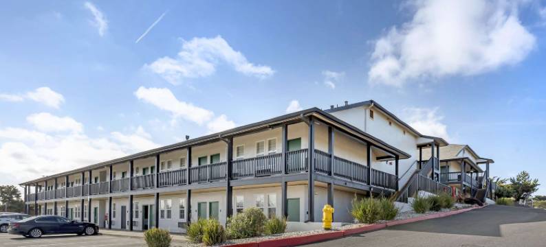 海滩沙丘贝斯特韦斯特酒店(Best Western Marina State Beach)图片