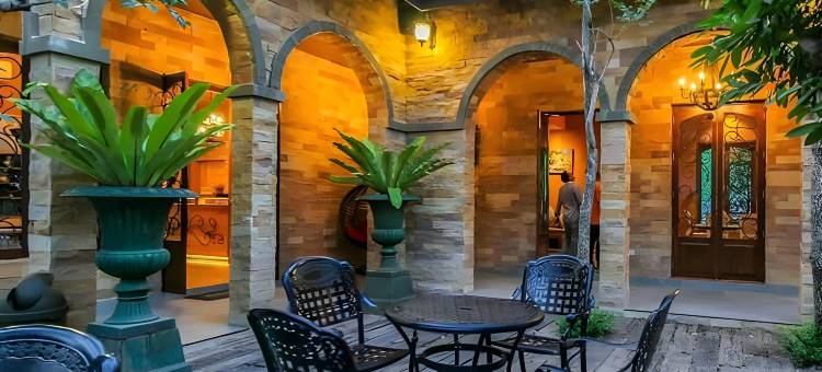 纳空沙旺熊堡酒店(Chateau de Bear Hotel)图片