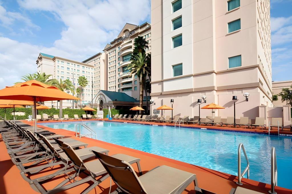 The Florida Hotel & Conference Center in the Florida MallOver view