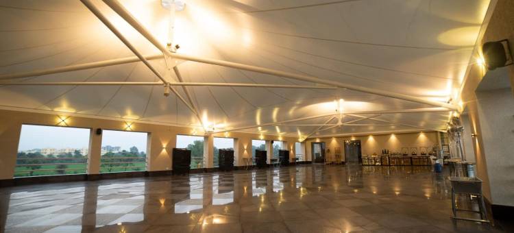 波泰尔拉詹斯阿比南丹酒店(Hotel Rajhans Abhinandan)图片