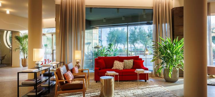 佩沙罗的查理(Charlie in Pesaro)图片