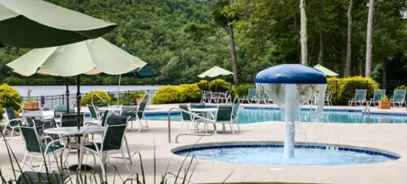 舒适波科诺熊山奔逃酒店(Cozy Pocono Mountain Escape)图片