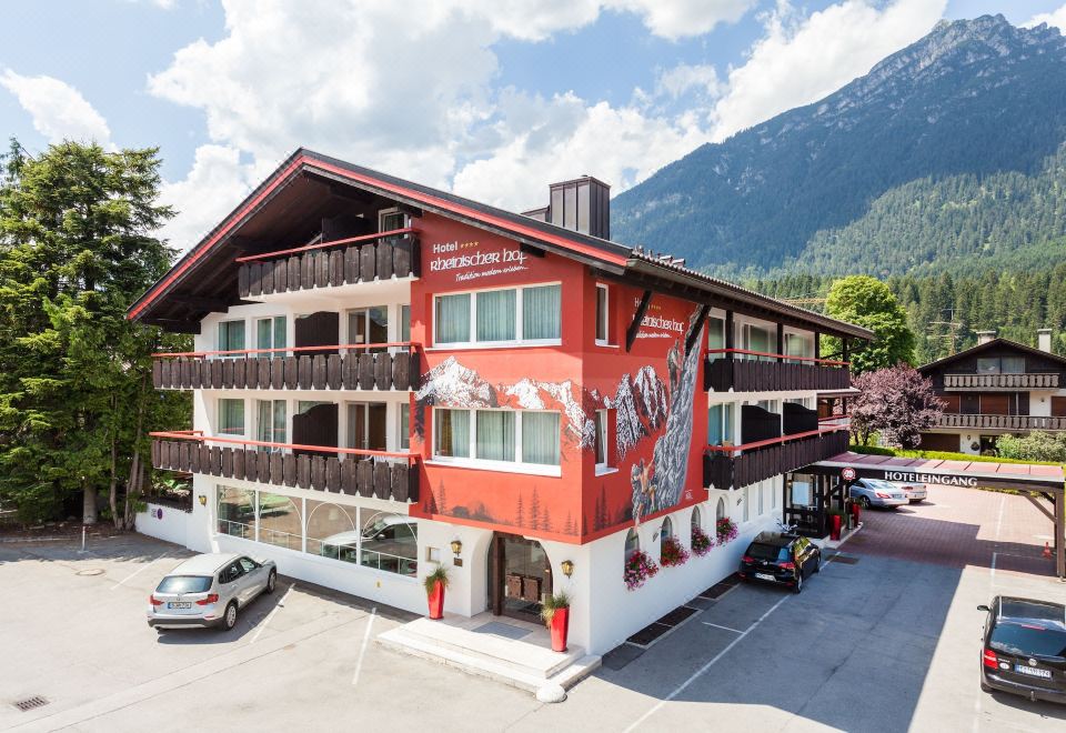 Hotel Rheinischer HofHotel Overview