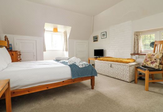 Flushing Meadow Hotel Overview