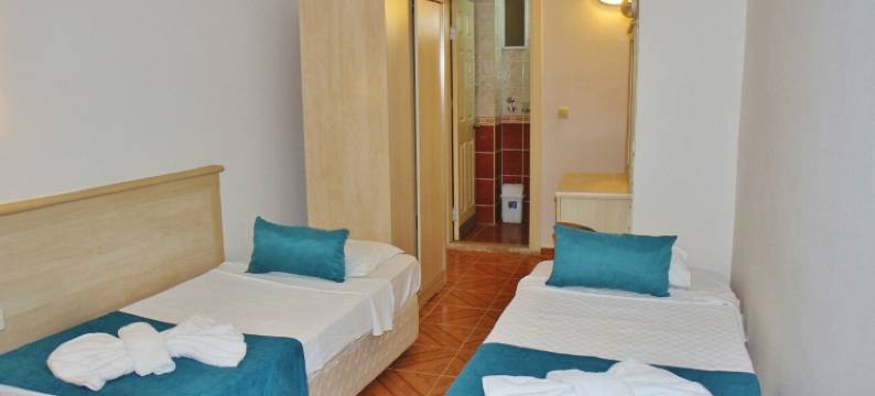 乔治德拉哥海滩酒店(George Dragon Beach Hotel)图片