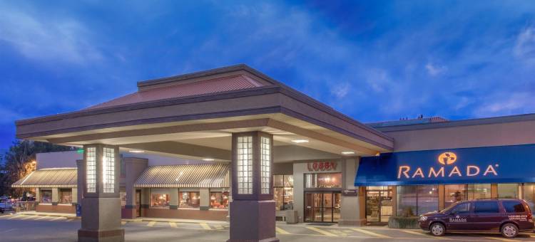 基洛纳华美达酒店及会议中心(Ramada by Wyndham Kelowna Hotel & Conference Center)图片