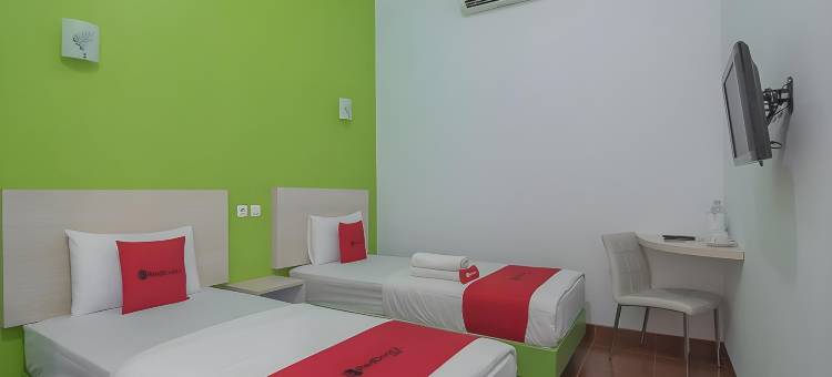 红多兹Plus酒店-近阿伦阿伦库宁冈(RedDoorz Plus Near Alun Alun Kuningan)图片
