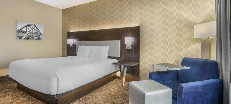 贝斯特韦斯特优质公园旁套房优质酒店(Best Western Plus Parkside Inn  Suites)图片