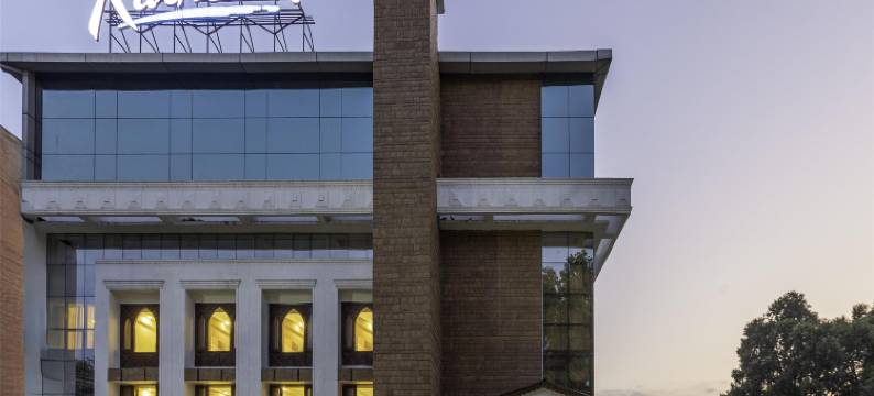 斯里纳格丽筠酒店(Radisson Srinagar)图片