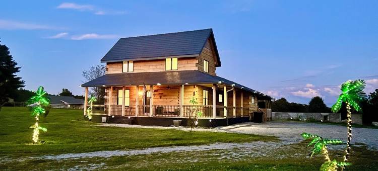 Spacious Unique Private 3- Unit Fully Equipped Getaway Sleeps 17图片