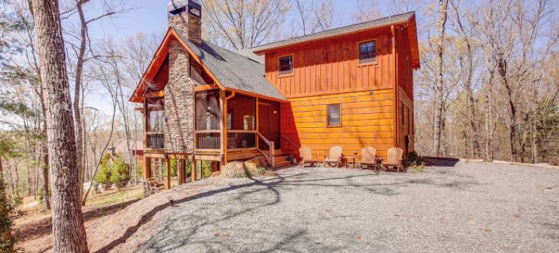 带露台和热水浴缸的豪华矿石山舱！(Luxury Mineral Bluff Cabin with Deck and Hot Tub!)图片